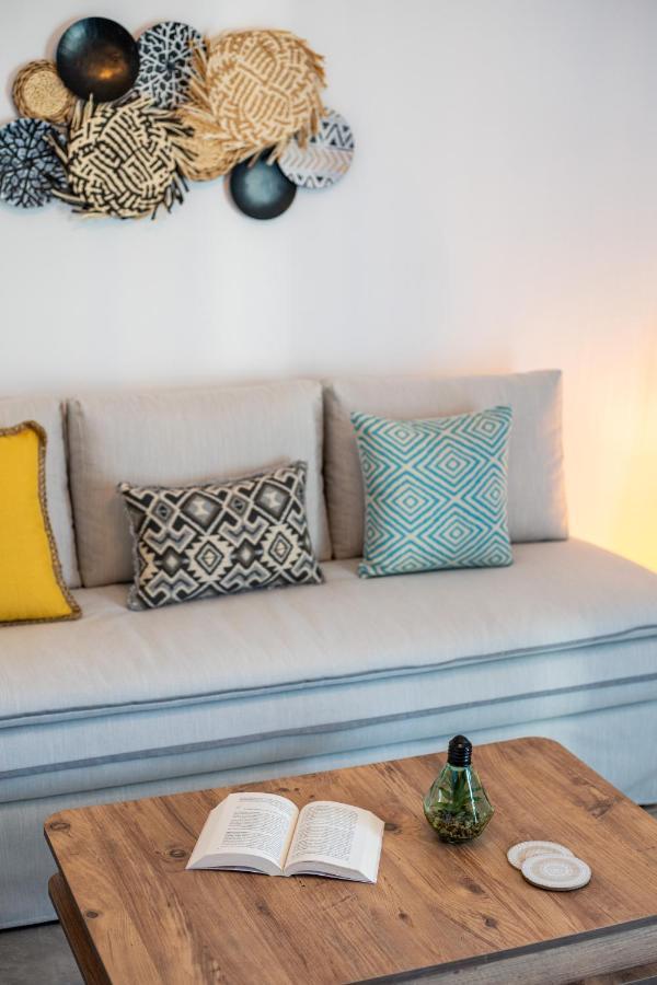 Santorossa Luxury Villas Emporio  Eksteriør billede