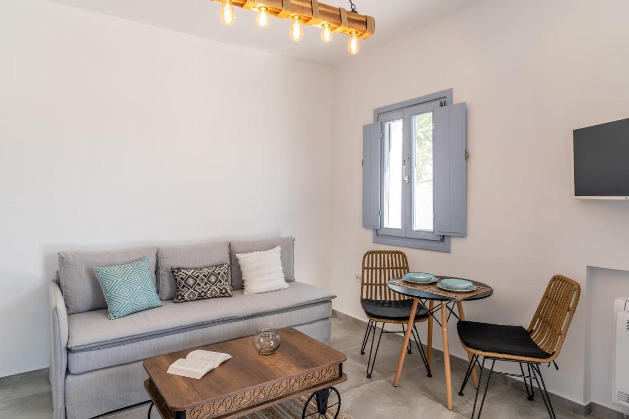 Santorossa Luxury Villas Emporio  Eksteriør billede