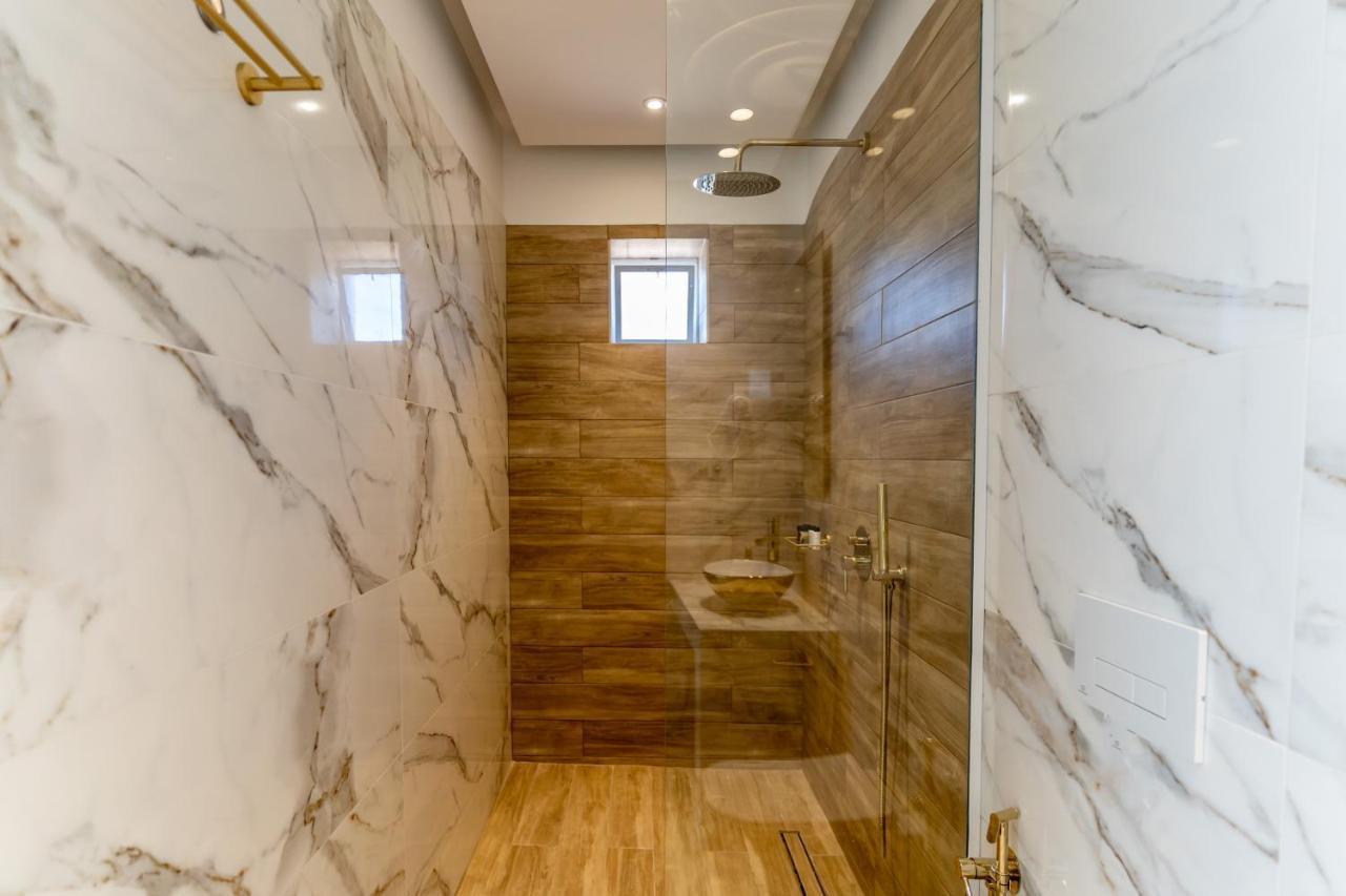 Santorossa Luxury Villas Emporio  Eksteriør billede