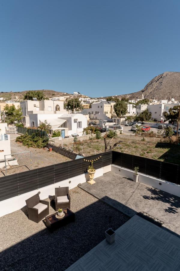 Santorossa Luxury Villas Emporio  Eksteriør billede